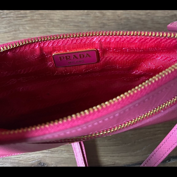 PRADA-AUTHENTIC (NWT) Fuchsia Leather Crossbody Handbag - Picture 4 of 13